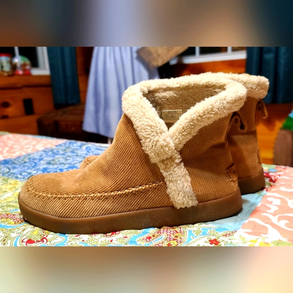 Womens Sanuk Corduroy Shearling Booties, Size 8.5 US